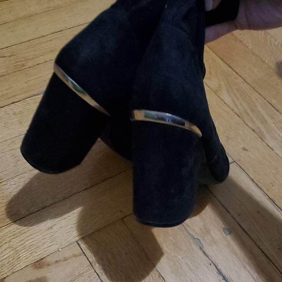 Steve Madden Black Heeled Boots with Gold Accent - Picture 2 of 6